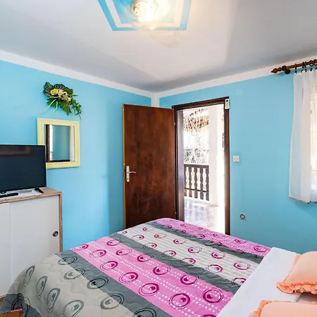 Апартаменты 2 Bedroom Gorgeous Apartment In Zdrelac Ждрелац
