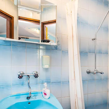 2 Bedroom Gorgeous Apartment In Zdrelac * Ждрелац