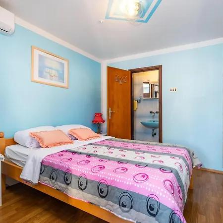 2 Bedroom Gorgeous Apartment In Zdrelac Ждрелац