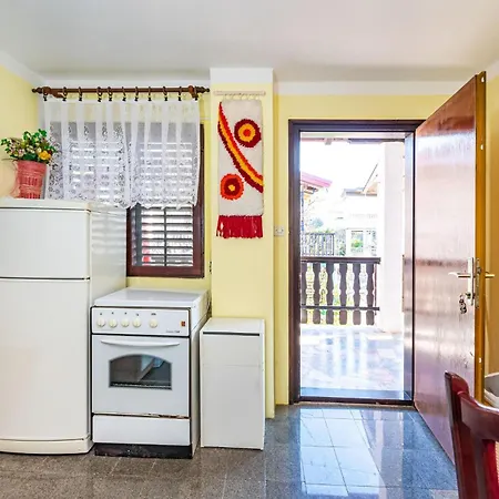 2 Bedroom Gorgeous Apartment In Zdrelac Апартаменты Ждрелац