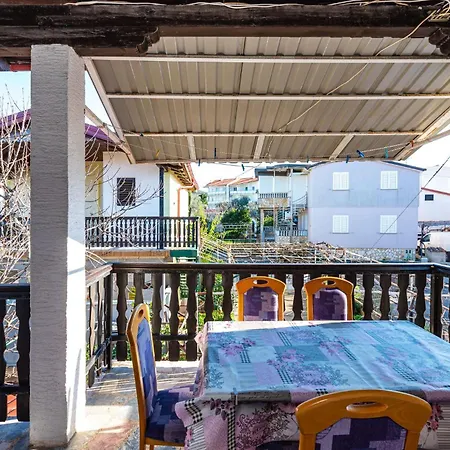 Апартаменты 2 Bedroom Gorgeous Apartment In Zdrelac